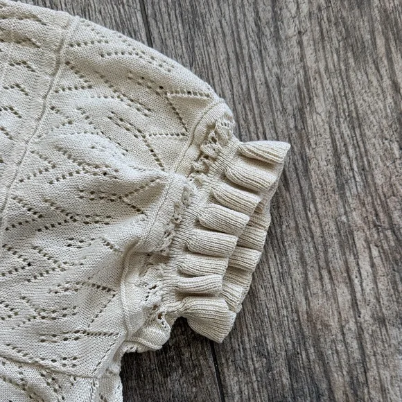 Chic Beige Knit Blouse with Bow Accents - Picture 11 of 14